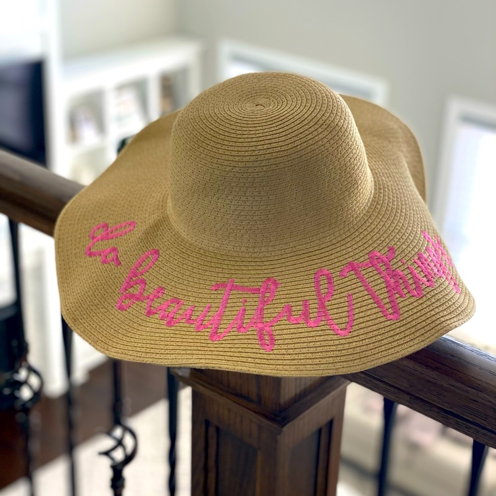 Modern Luxuri Sun Hat NWOT